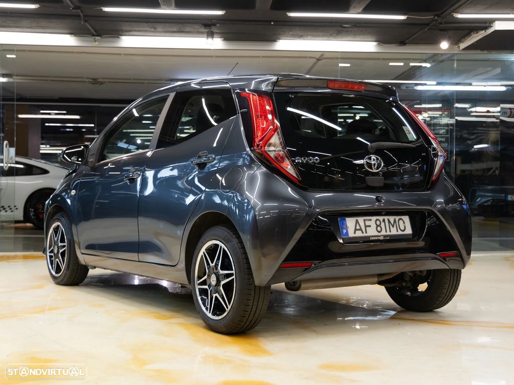 Toyota Aygo x-play connect - 9