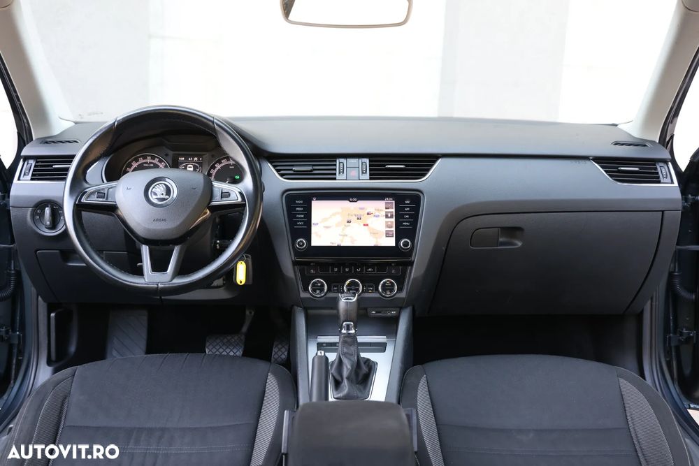 Skoda Octavia 1.6 TDI DSG Ambition - 14