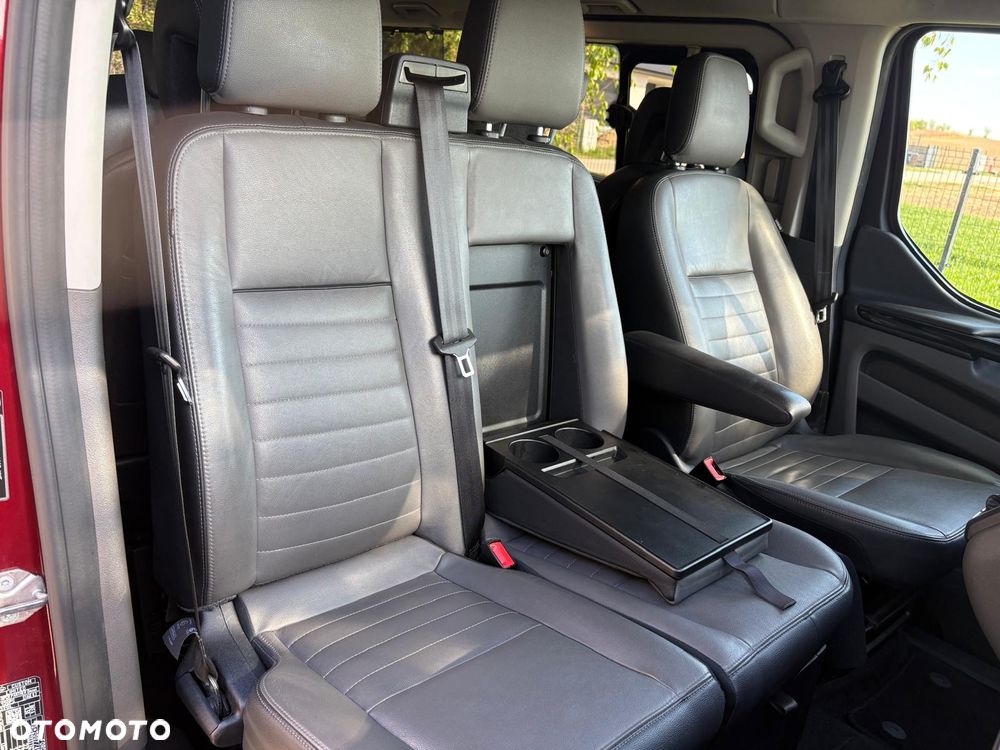 Ford Tourneo Custom 320 L2H1 VA Autm Titanium - 17