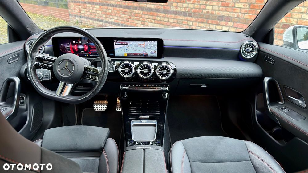 Mercedes-Benz CLA 200 AMG Line 7G-DCT - 30