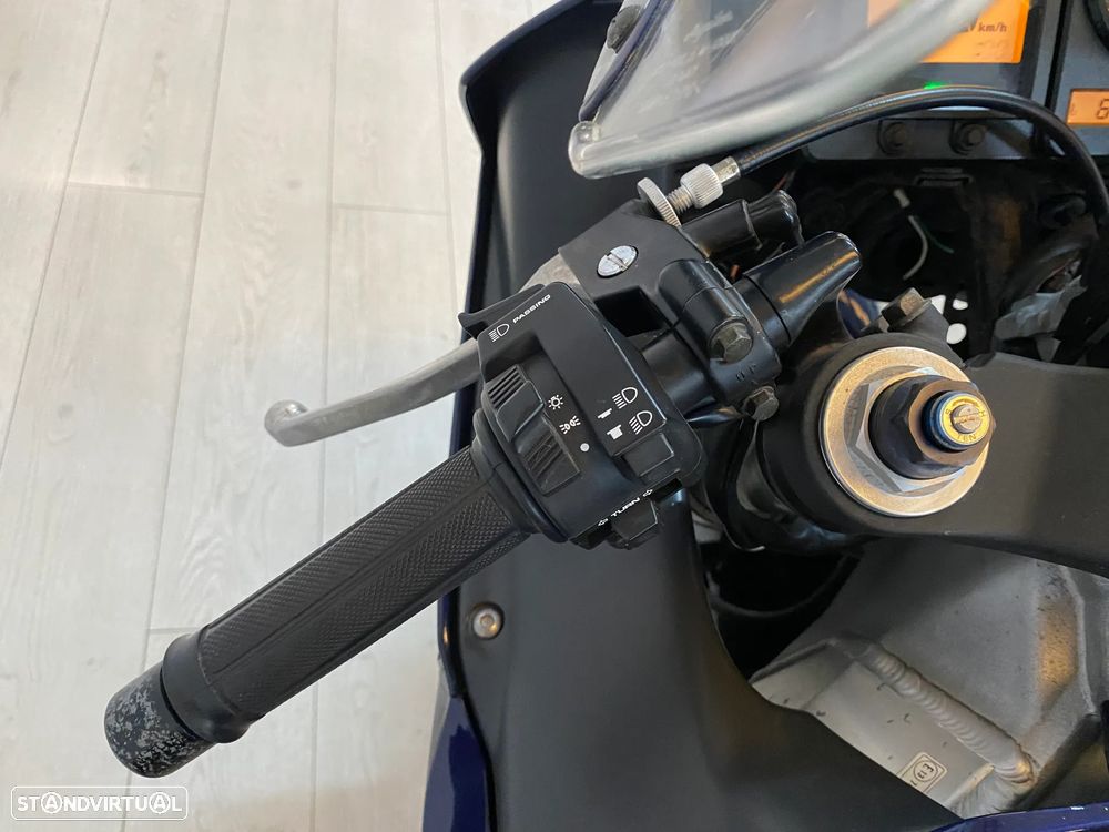 Honda CBR FIREBLADE CBR 900RR - 11
