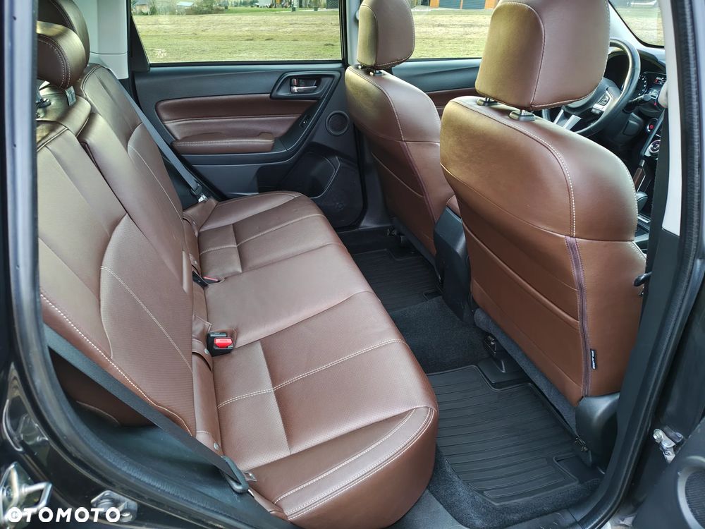 Subaru Forester 2.0 XT Platinum Lineartronic - 27