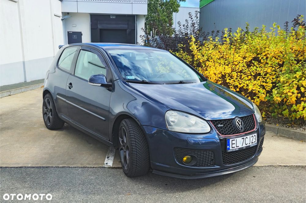 Volkswagen Golf V 1.9 TDI Comfortline - 1