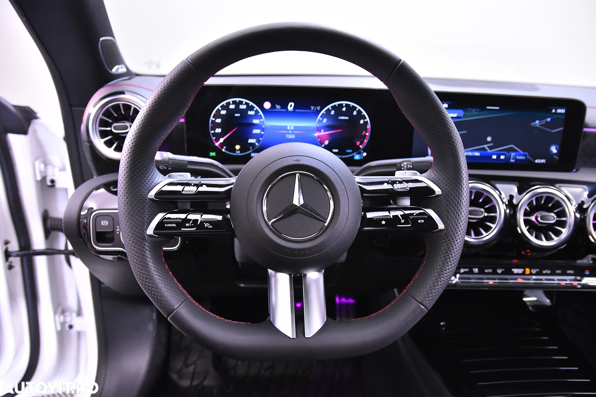 Mercedes-Benz CLA 200 7G-DCT AMG Line - 17