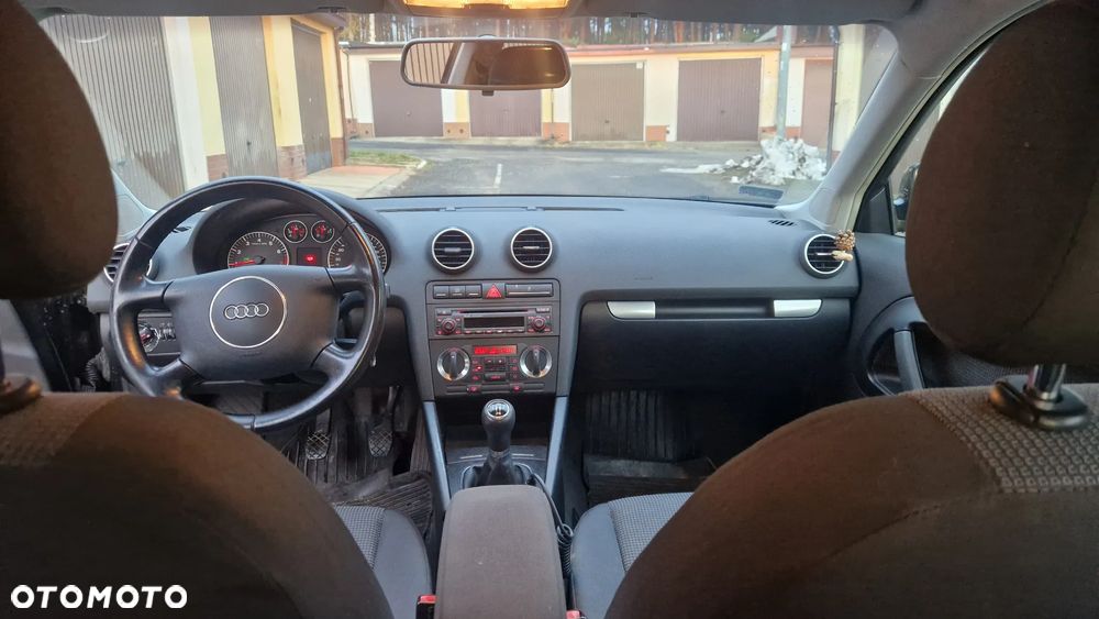 Audi A3 3-drzwiowe 1.6 Ambiente - 18