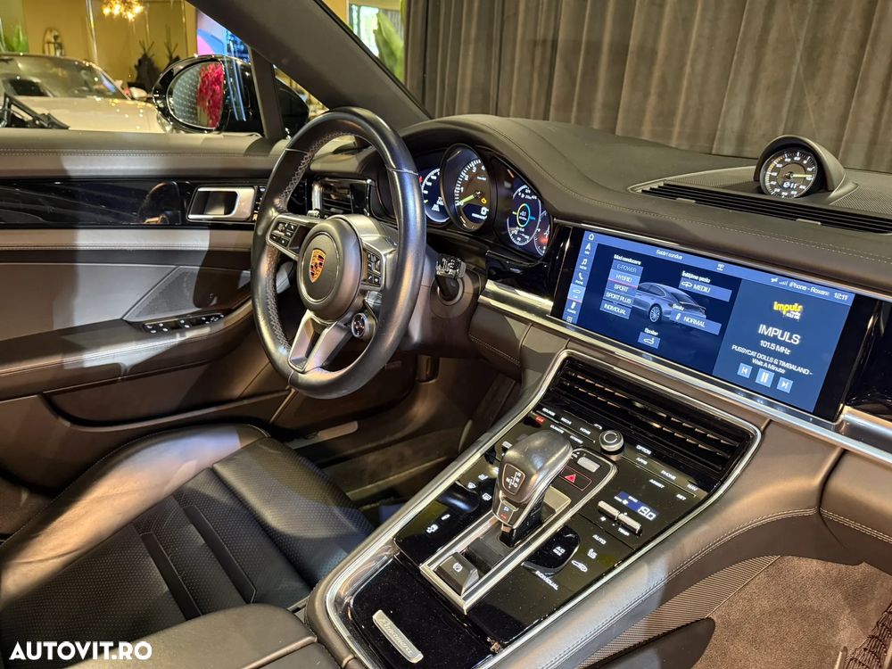 Porsche Panamera 4 - 33