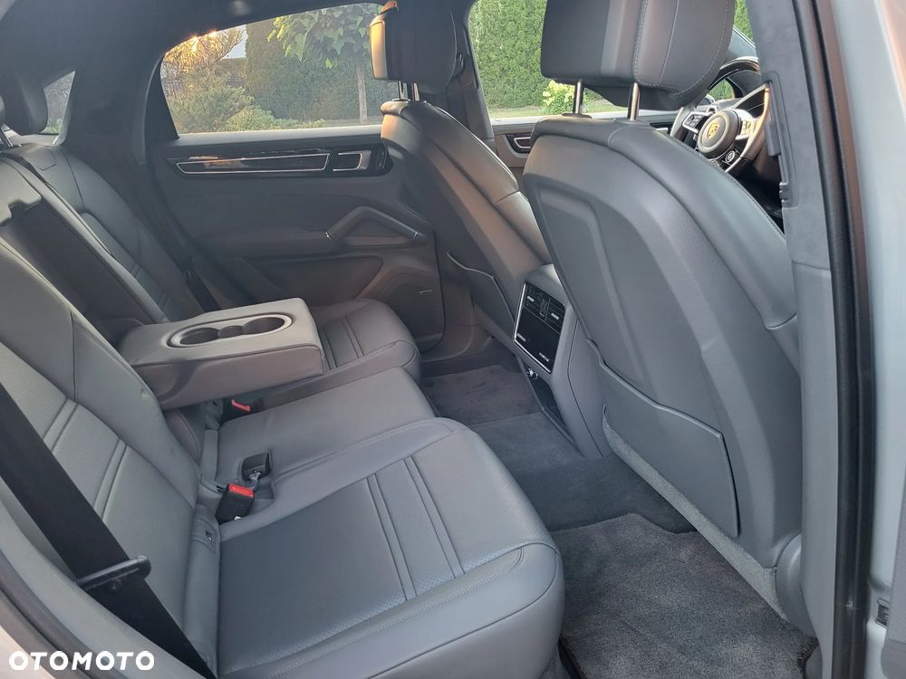Porsche Cayenne GTS - 28