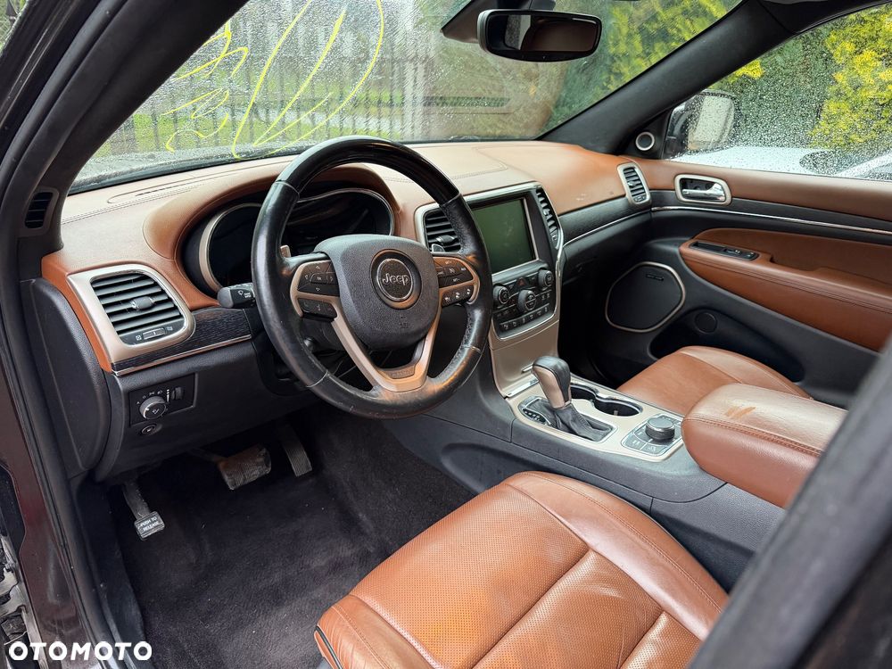 Jeep Grand Cherokee - 24
