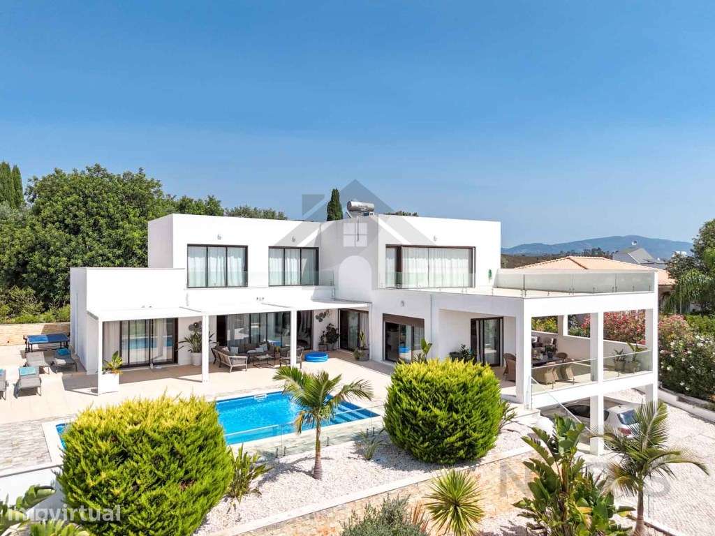 Moradia de Luxo com Piscina para venda no Monte Canelas - Grande imagem: 2/60