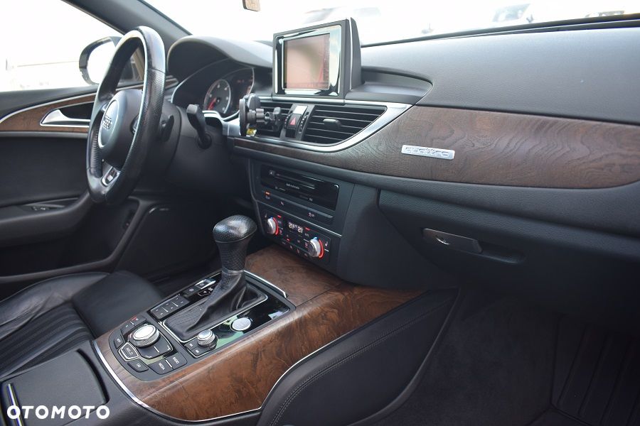 Audi A6 Avant 3.0 TDI DPF quattro S tronic - 16