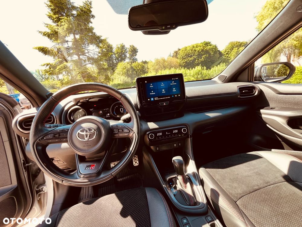 Toyota Yaris 1.5 VVT-i GR SPORT - 17