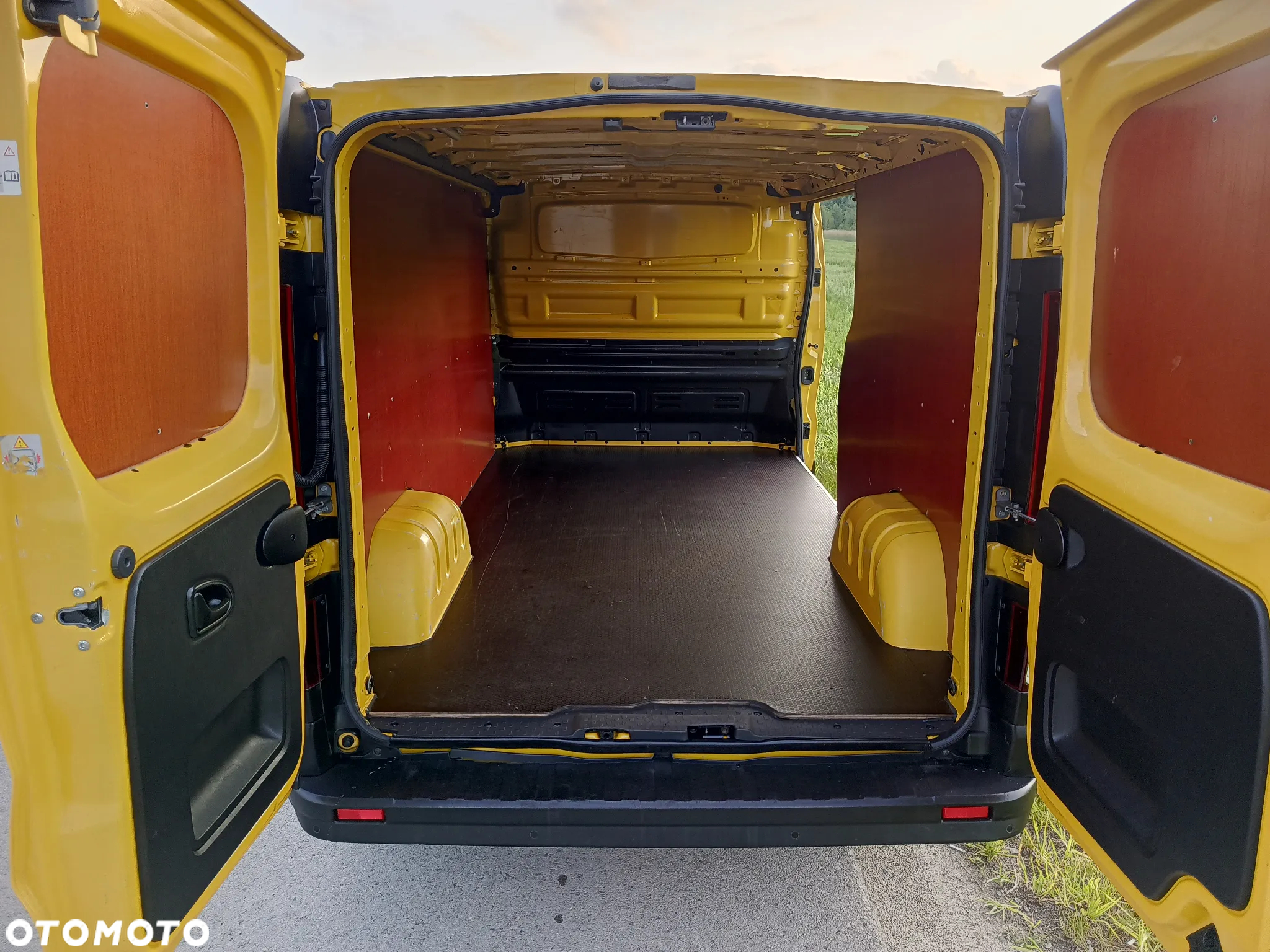 Opel Vivaro - 12