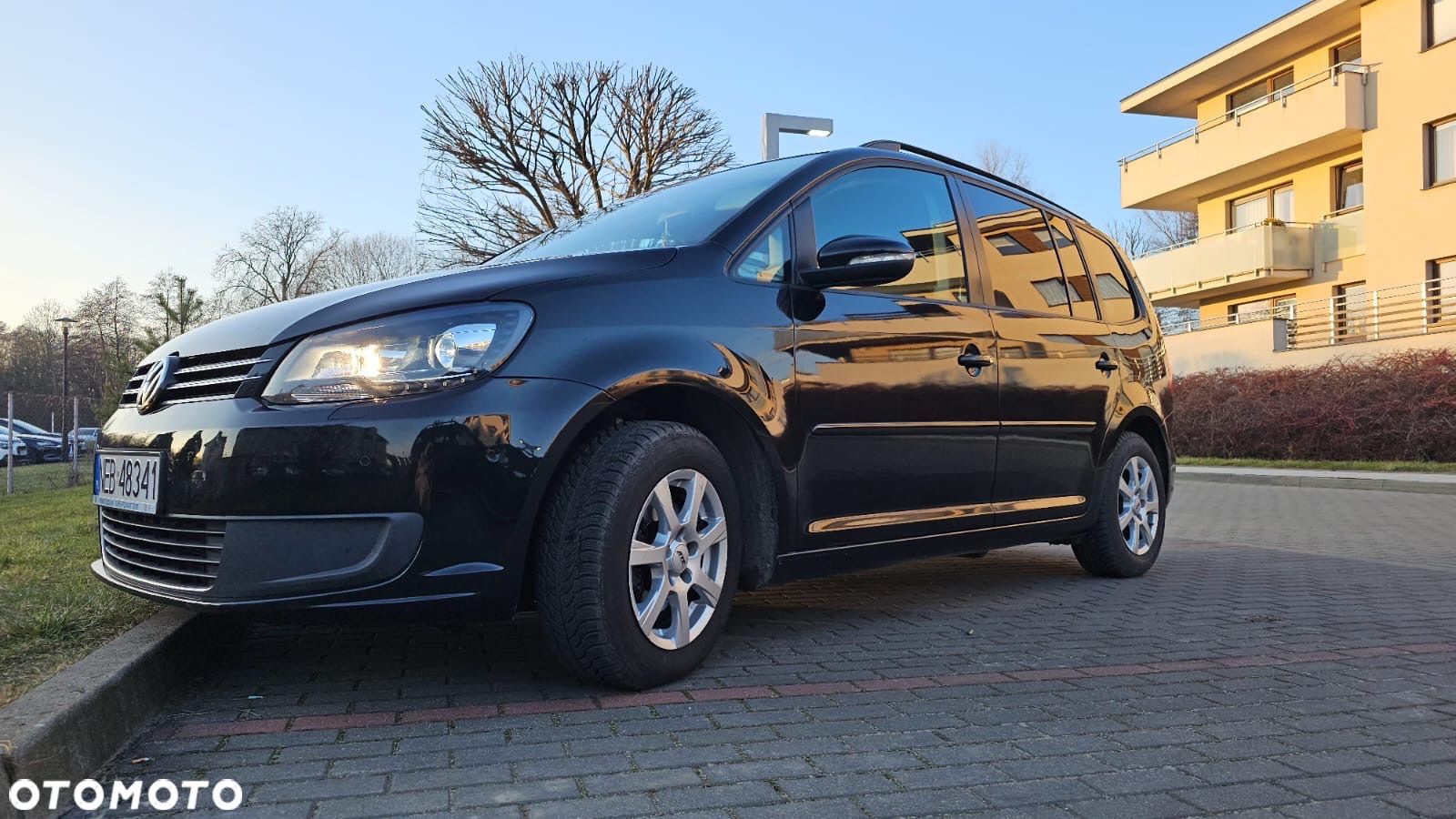 Volkswagen Touran 1.6 TDI DPF BlueMot Comfortline - 1
