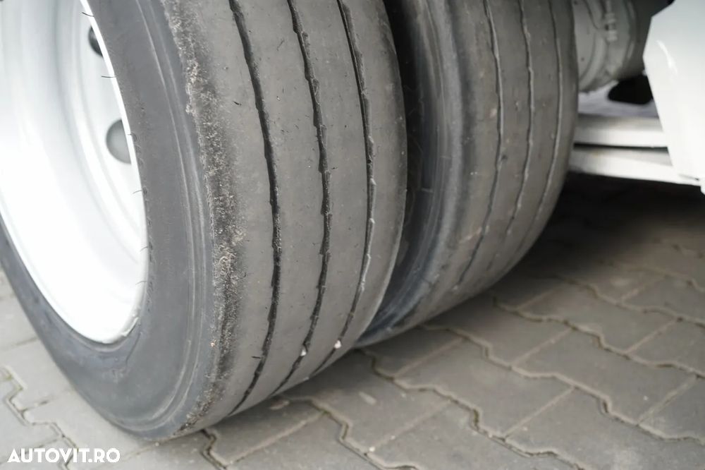 Castera REMORCA AUTO AMC CASTERA / ÎNCĂRCARE JOSĂ / 13,7 M / REDUCERE HIDRAULICĂ / REDUCERE HIDRAULICĂ / AX DE DIRECȚIE / TROLIU - 31