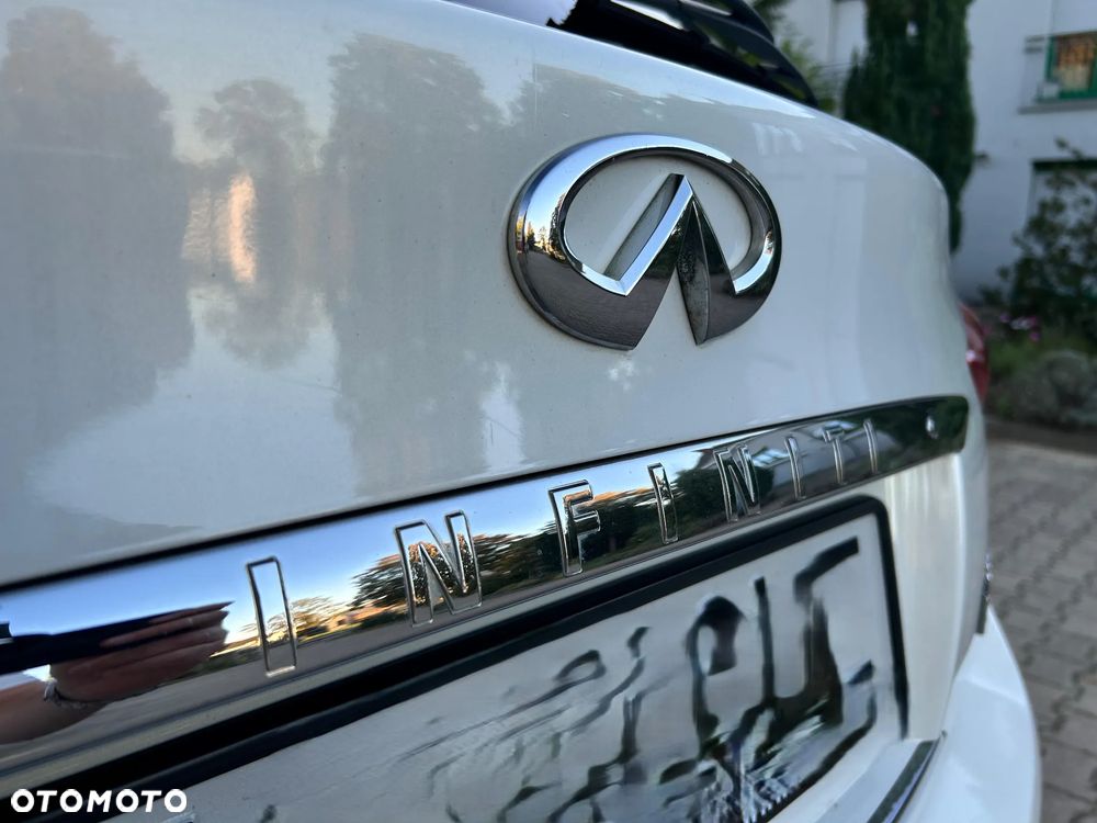 Infiniti FX FX30d Black & White Edition - 7
