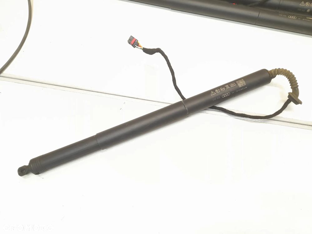 AUDI A5 S5 RS5 siłownik elektryczny klapy bagażnika 8W8827851C - 1