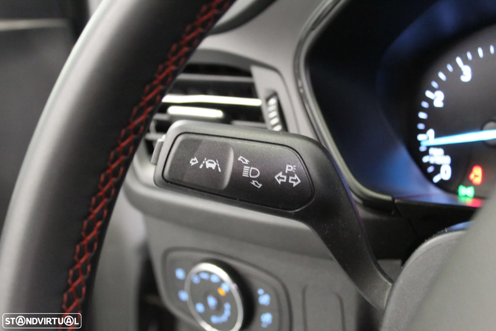 Ford Focus 1.0 EcoBoost MHEV ST-Line - 13