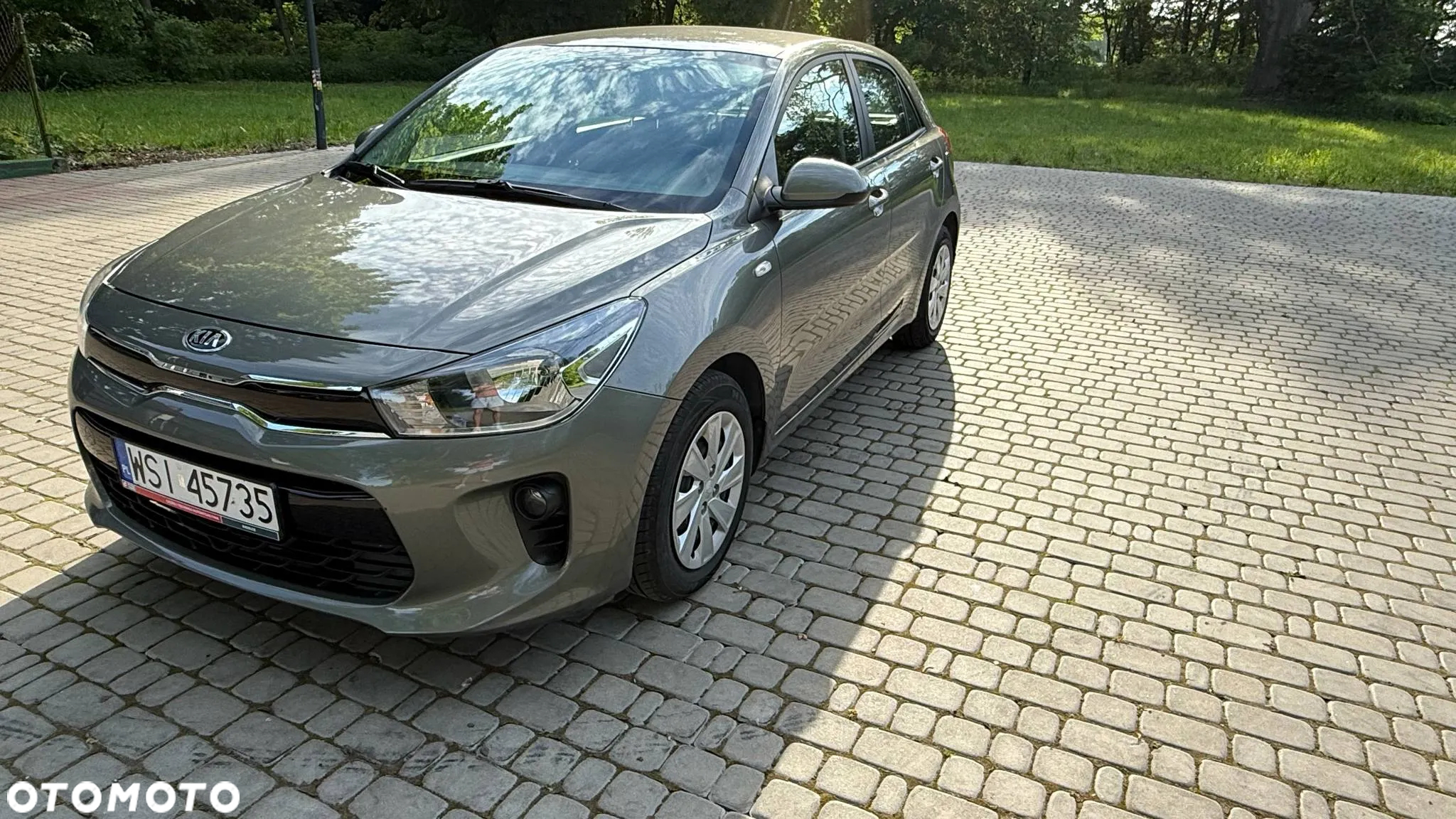 Kia Rio 1.2 L - 2