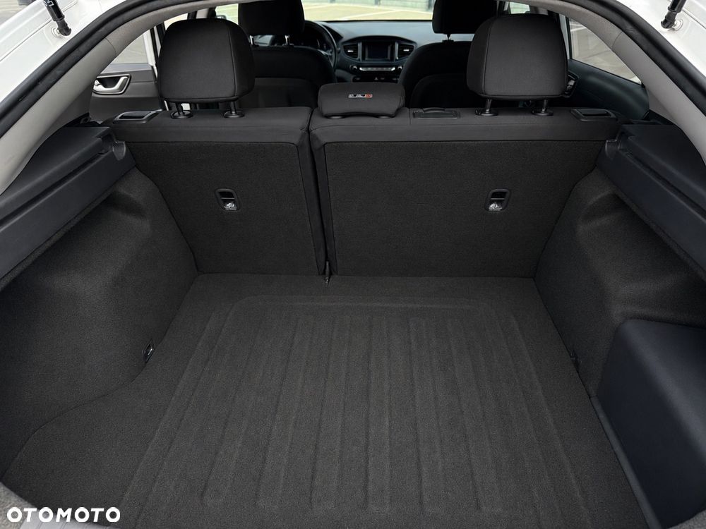 Hyundai IONIQ Hybrid Business - 13