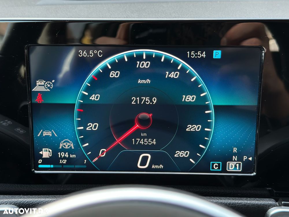 Mercedes-Benz GLB 200 d 8G-DCT Progressive - 28