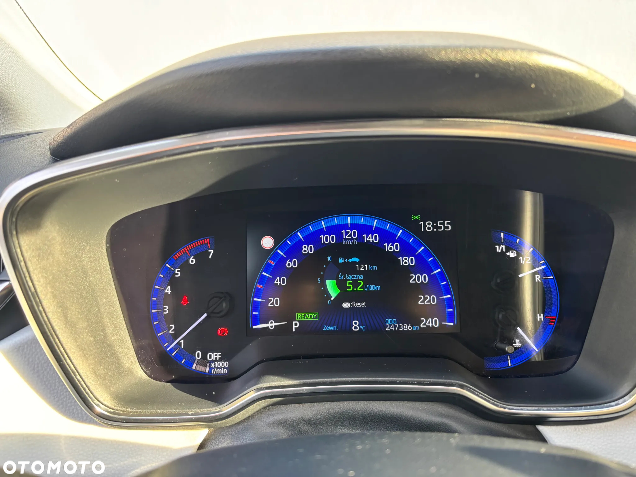 Toyota Corolla 1.8 Hybrid Comfort - 9