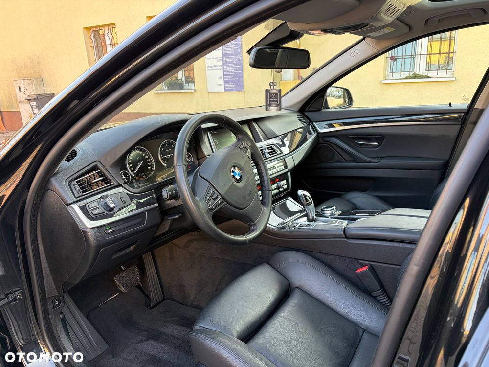 BMW Seria 5 520d xDrive - 9