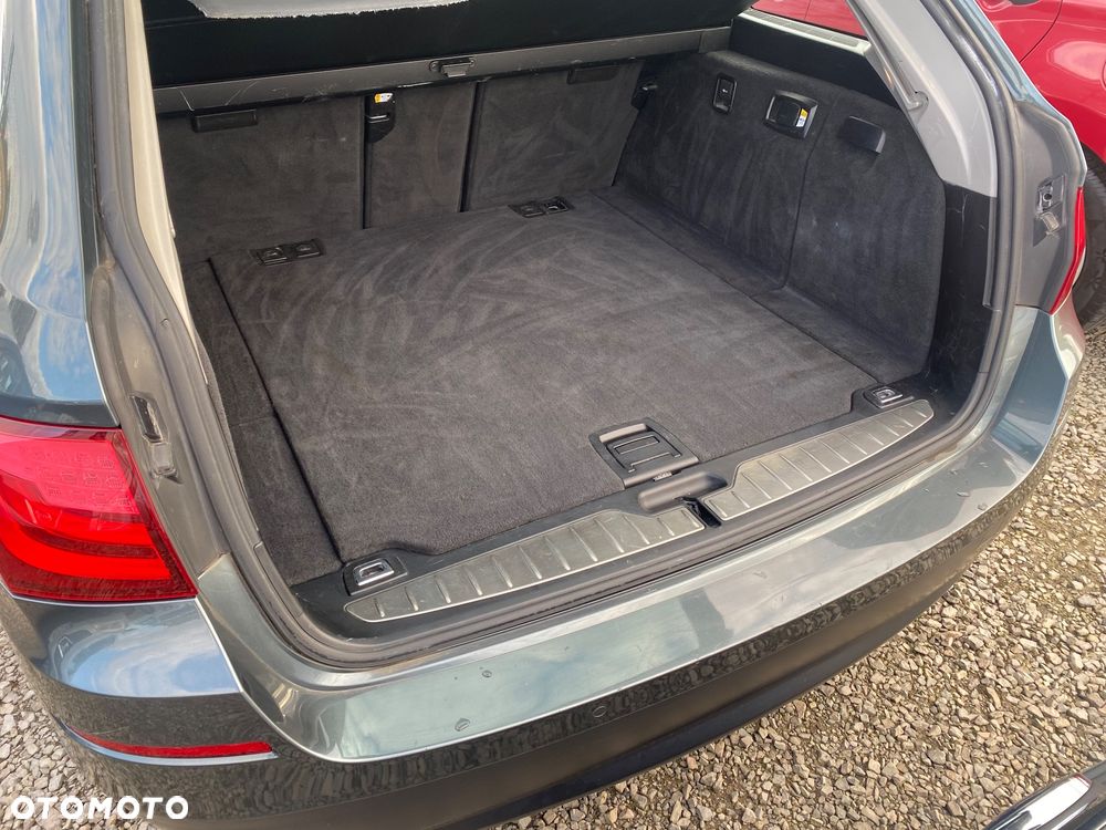 BMW Seria 5 520d Touring - 13