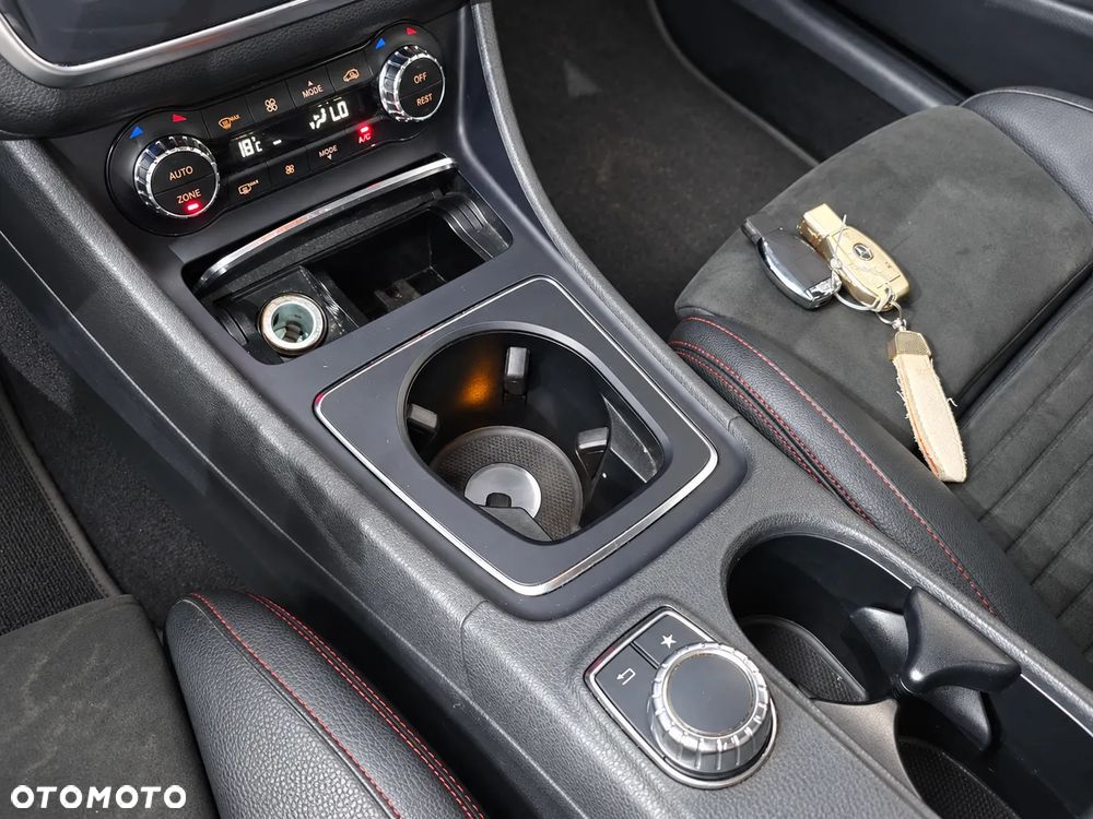 Mercedes-Benz CLA - 17