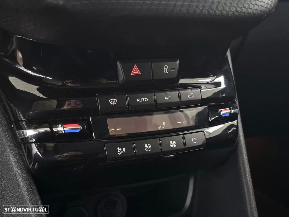 Peugeot 208 1.2 PureTech GT Line EAT6 - 25