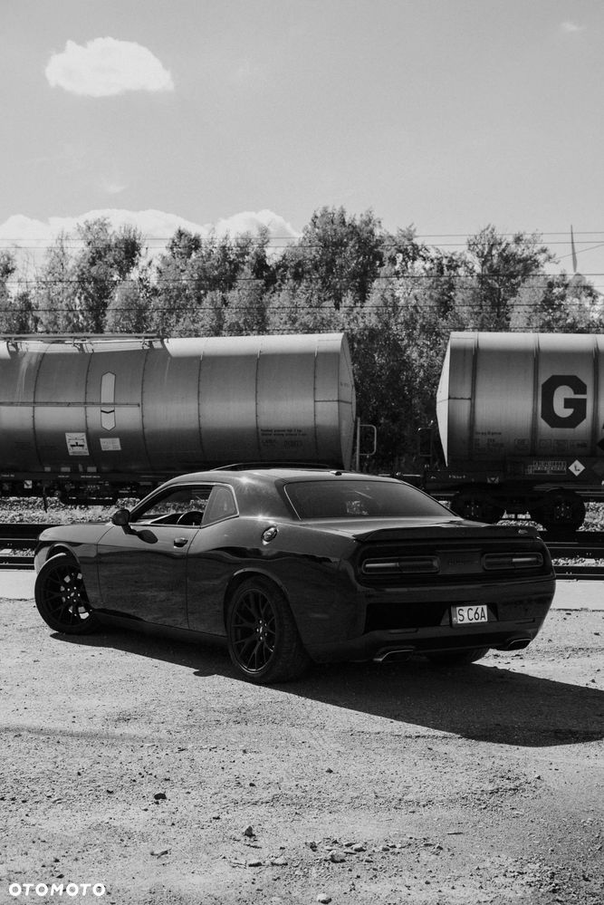 Dodge Challenger - 18