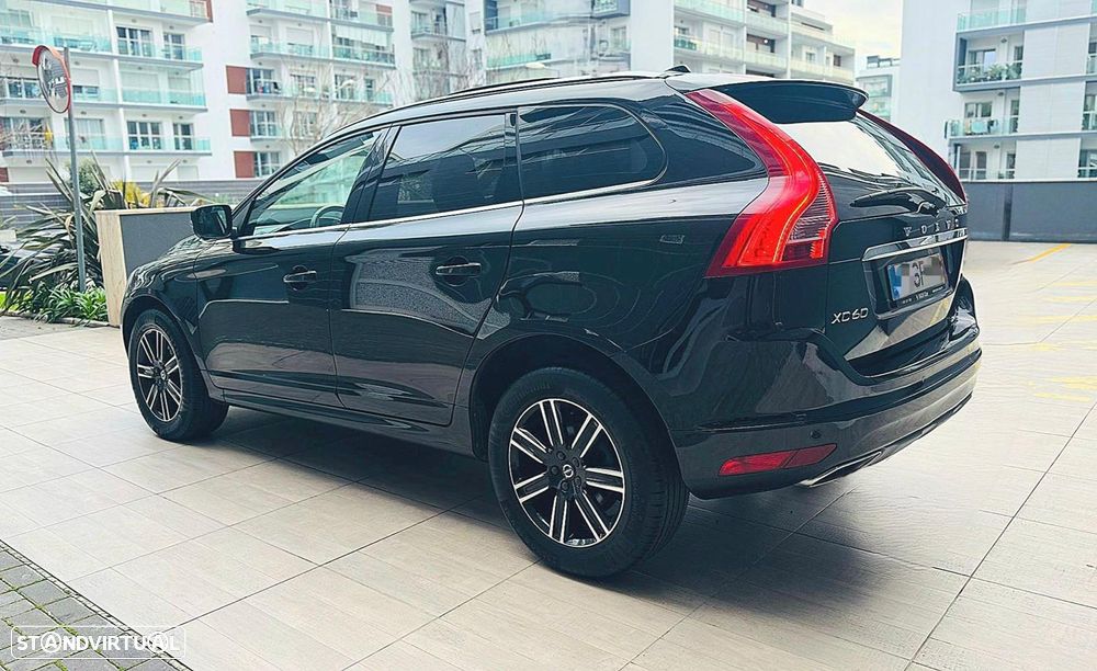 Volvo XC 60 2.0 D4 R-Design AWD Geartronic - 18