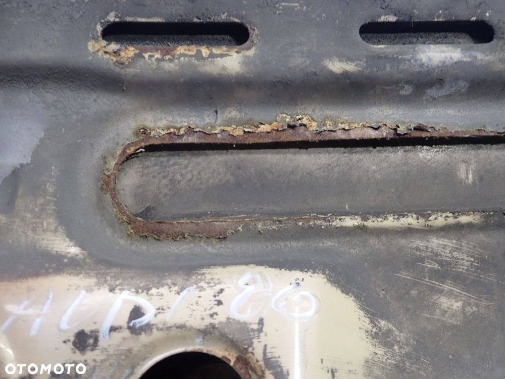 MASKA AUDI 80 B2 - 23