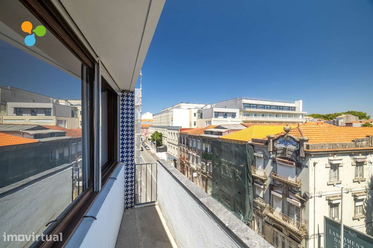 Quarto T5 Arrendamento em Cedofeita, Santo Ildefonso, Sé, Miragaia, Sã - Grande imagem: 3/26