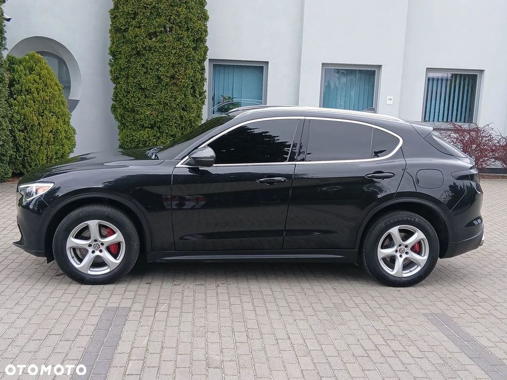 Alfa Romeo Stelvio 2.0 Turbo 16V AT8-Q4 Executive - 3