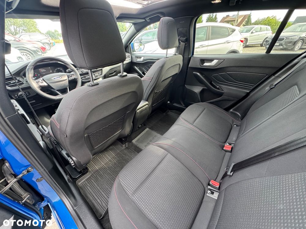 Ford Focus SW 1.0 EcoBoost S&S ST-LINE - 11