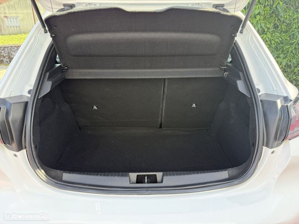 Peugeot 208 1.2 PureTech Active Pack - 17