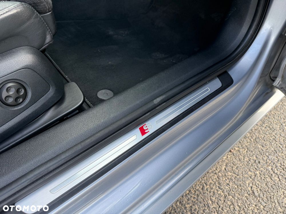 Audi A4 Avant 2.0 TDI S tronic design - 20