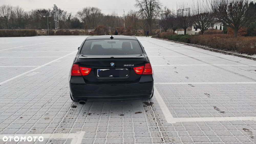 BMW Seria 3 320d DPF Efficient Dynamics Edition - 3