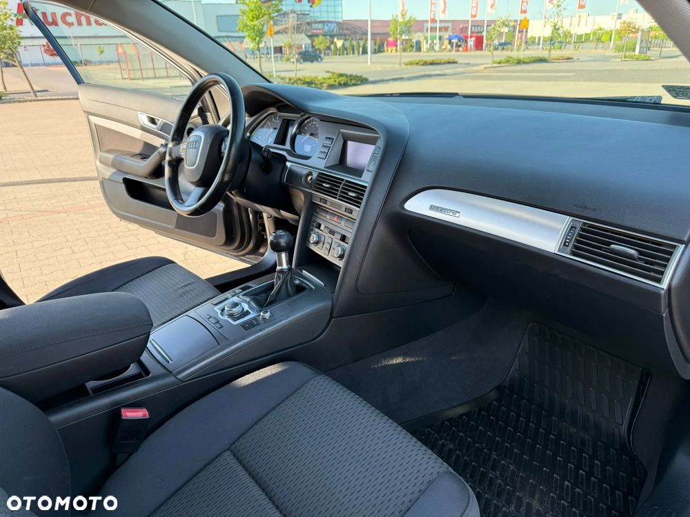 Audi A6 Avant 2.4 quattro - 9