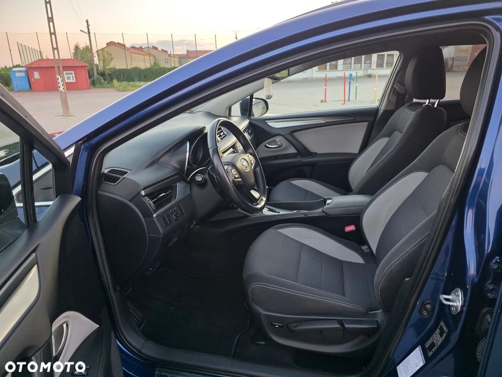 Toyota Avensis Touring Sports 1.8 Multidrive S Comfort - 16