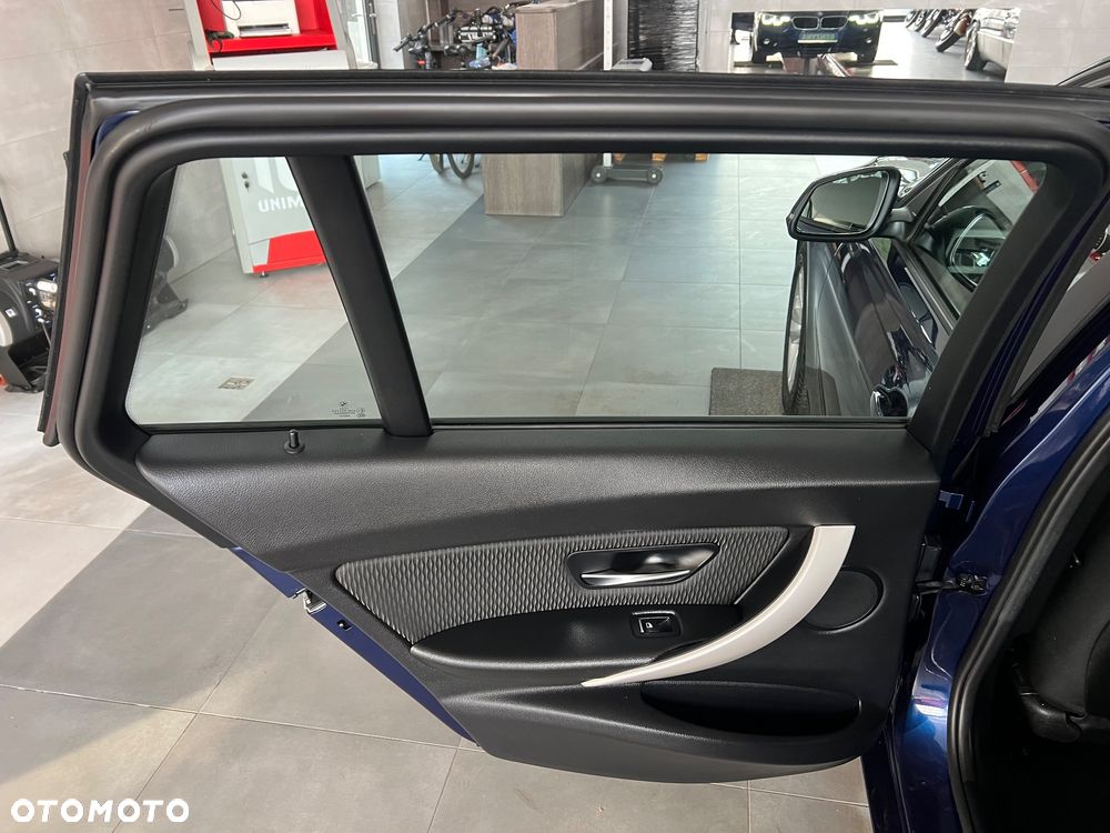 BMW Seria 3 318i Edition Luxury Line Purity - 19