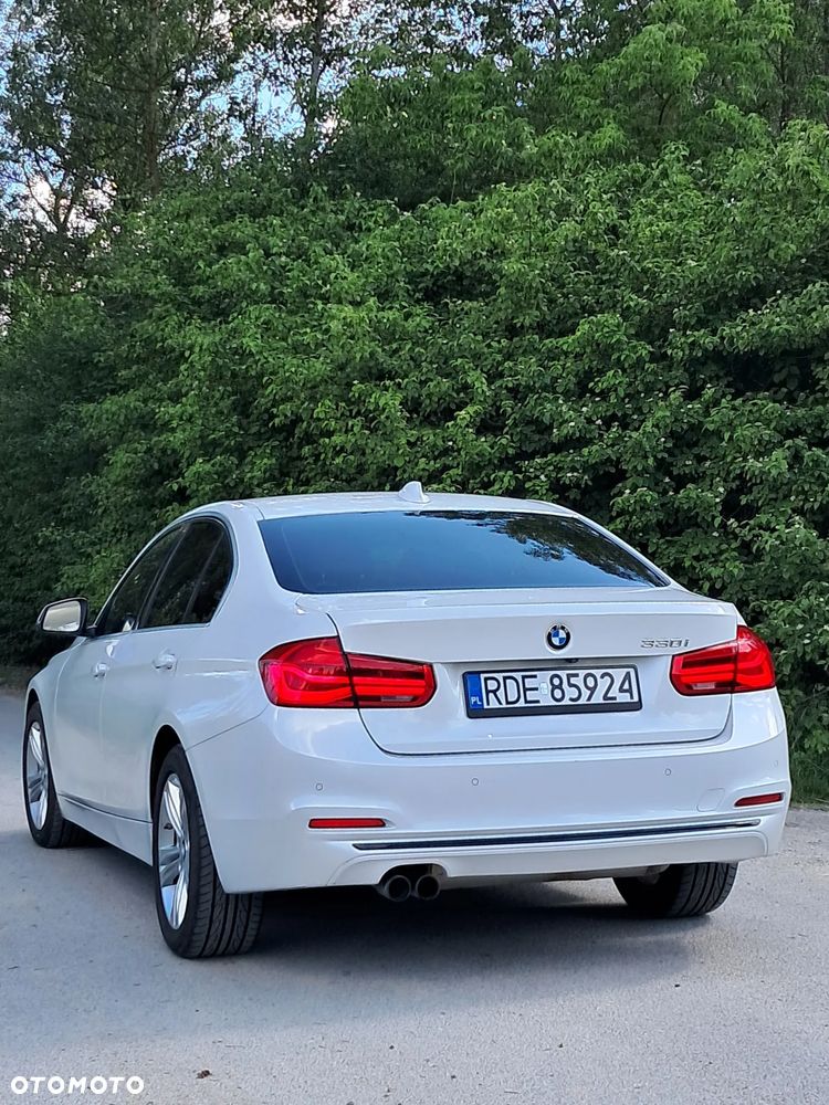BMW Seria 3 330i - 29
