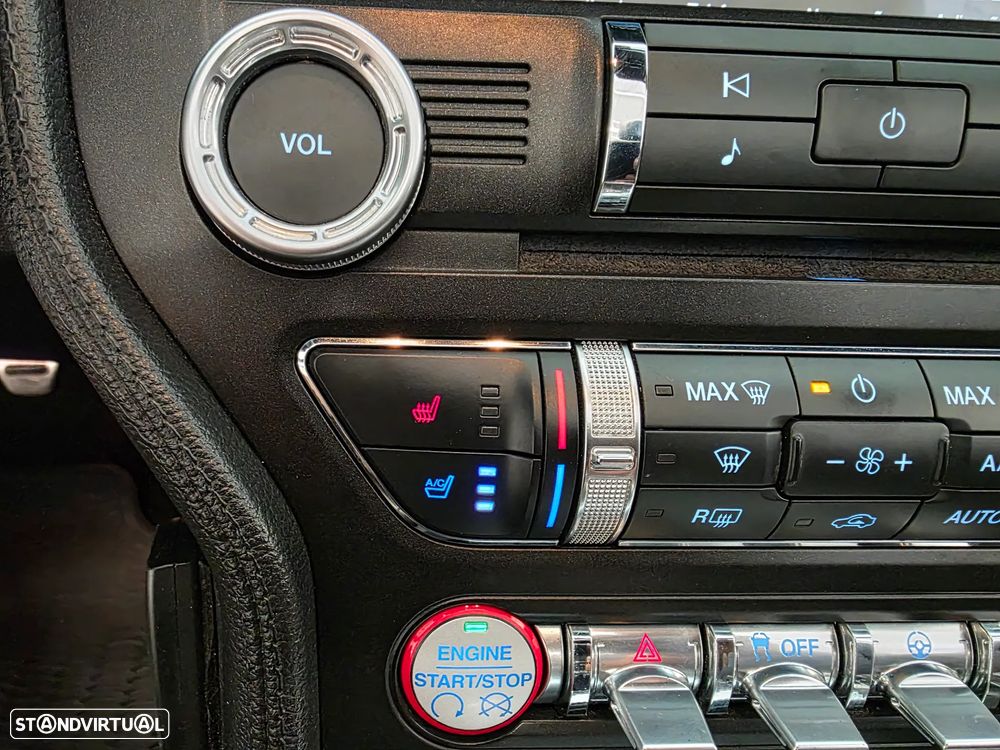 Ford Mustang 2.3i EcoBoost - 25