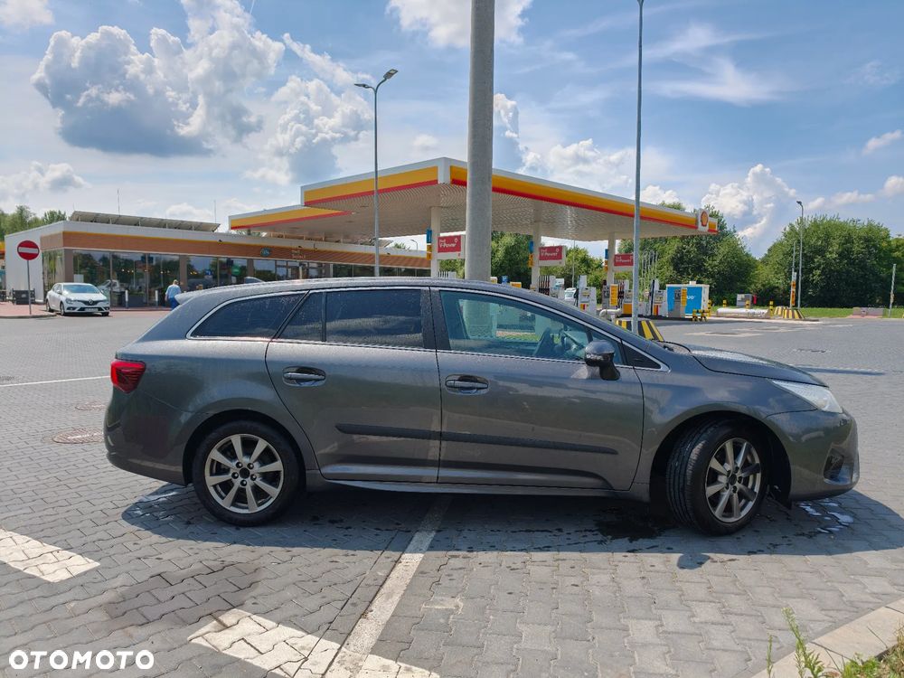 Toyota Avensis 1.8 Premium MS - 5