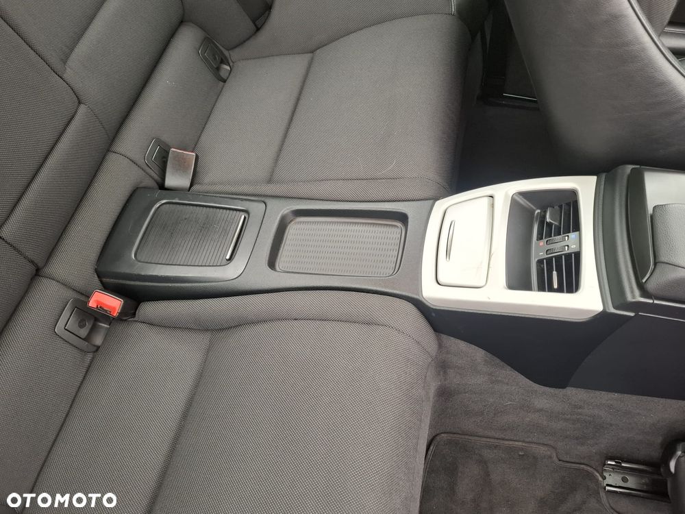 BMW Seria 3 320i Edition Exclusive - 17