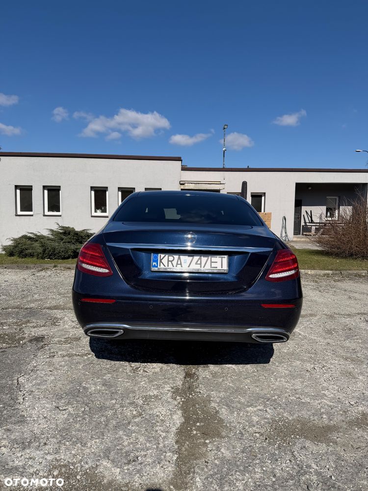 Mercedes-Benz Klasa E 220 d 4-Matic Business Edition 9G-TRONIC - 5