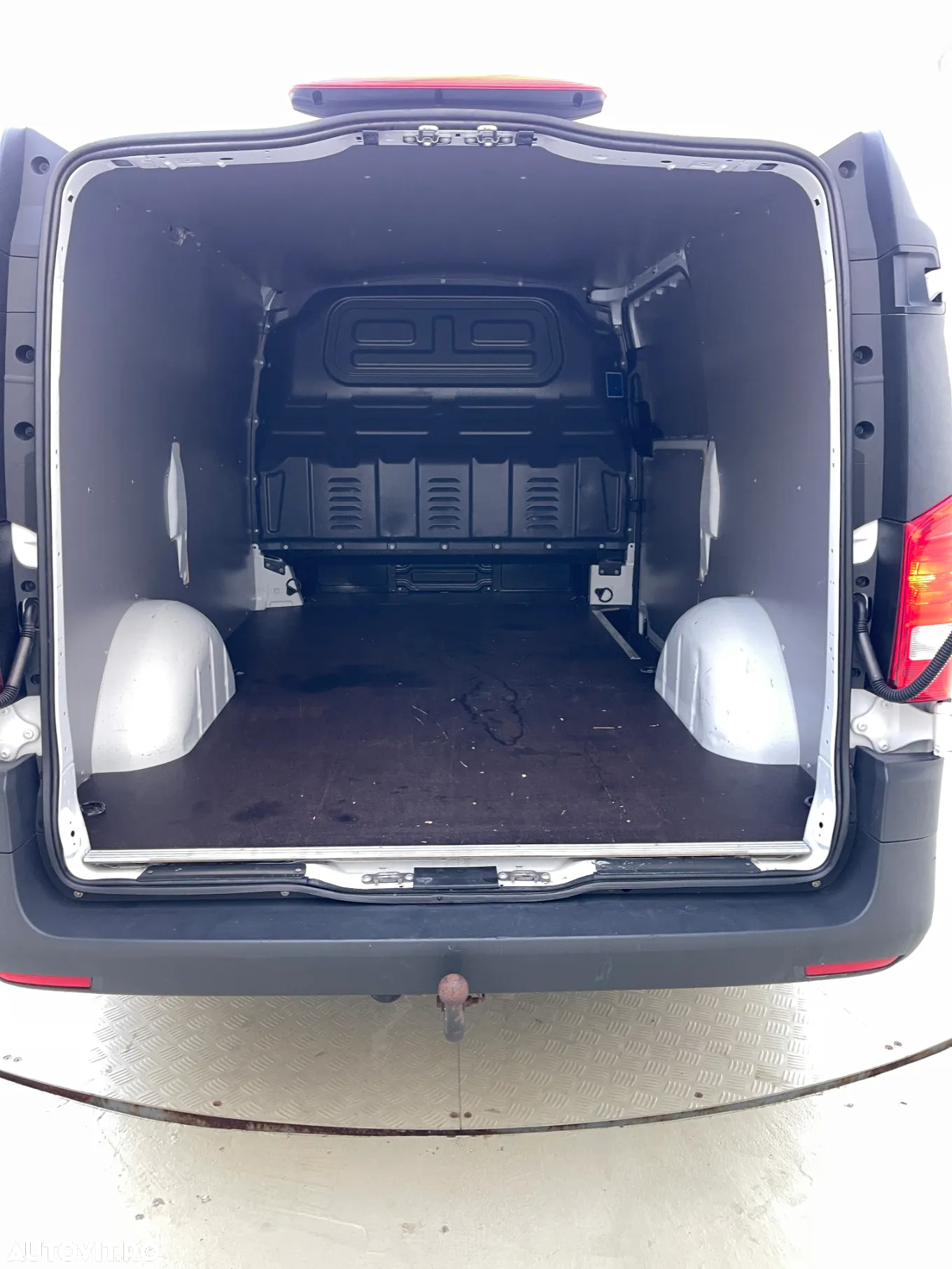 Mercedes-Benz Vito 111CDI LUNG USI SPATE - 26