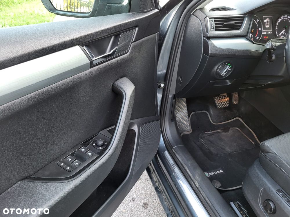 Skoda Superb 2.0 TDI Ambition DSG - 20