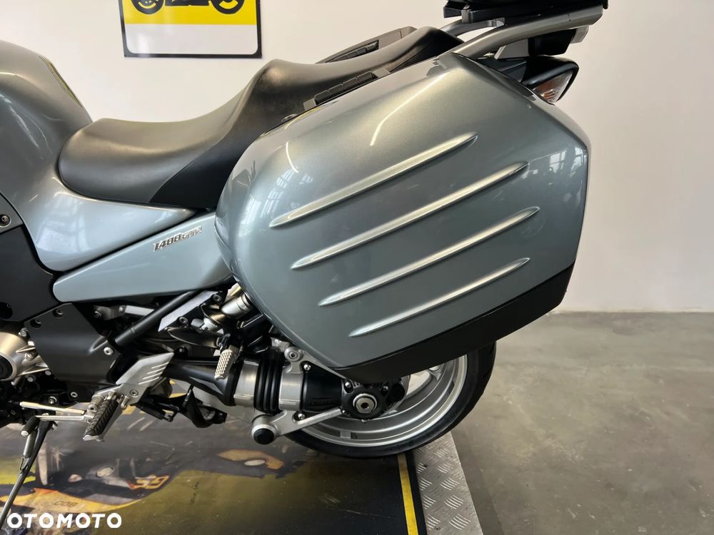 Kawasaki GTR - 18