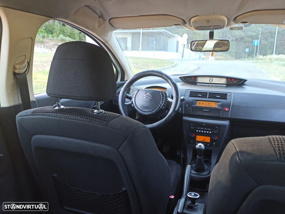 Citroën C4 1.6 HDi 110 Exclusive - 6